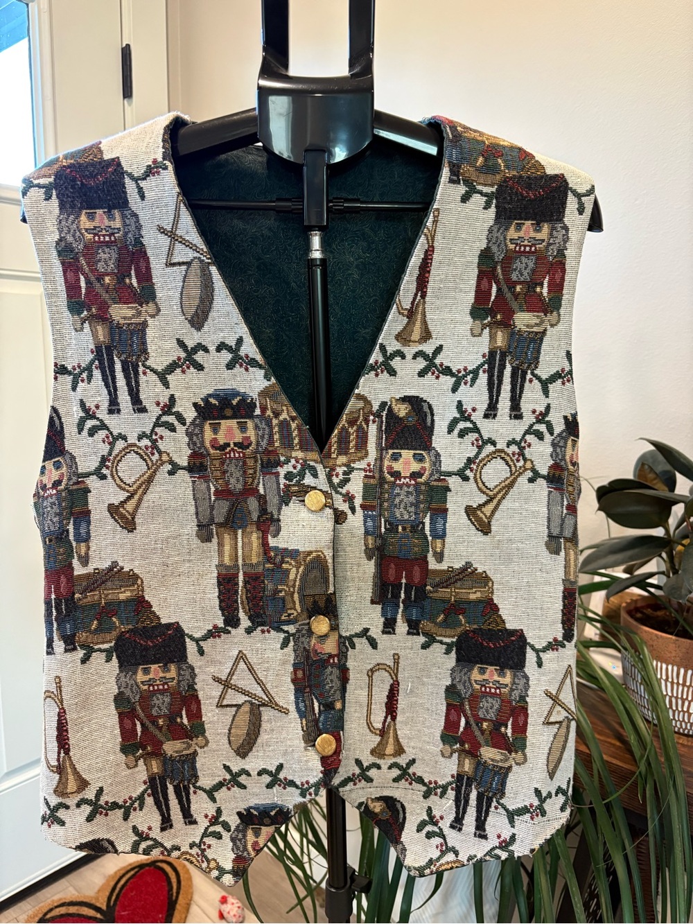 Vintage Nutcracker Tapestry Vest in Cream and Multicolor